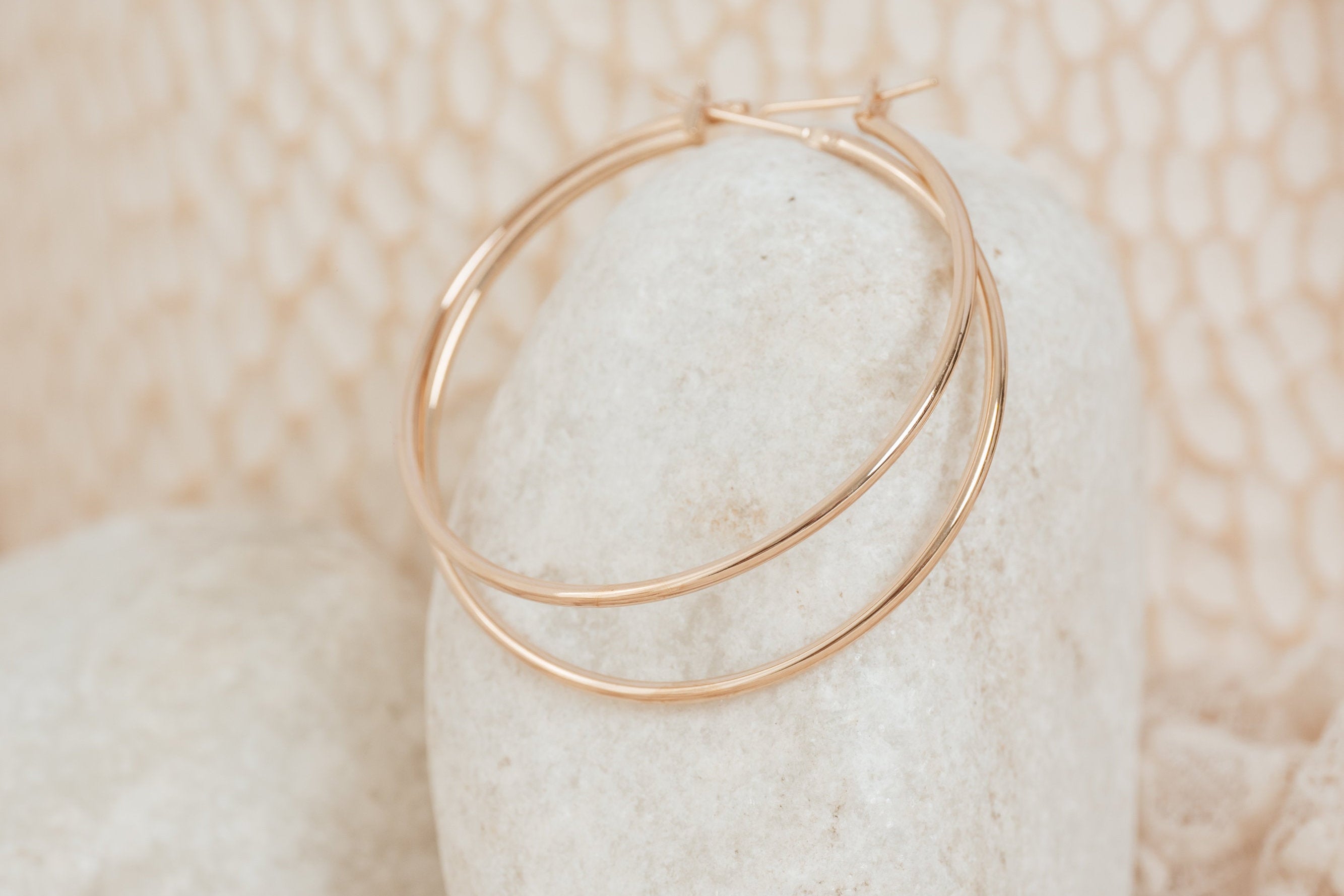 Créoles Elisa — Anneaux Fins Plaqué Or 18 Carats